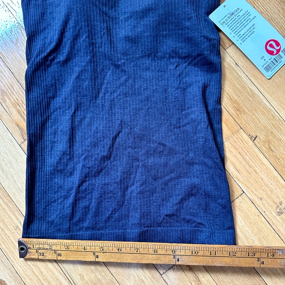 Lululemon Ebb to Street Tank Top Size 4 Black Racerback - Picture 4 of 9